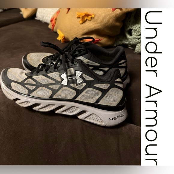 Under Armour Other - Under Armour Black and Gray  Spine Running Shoes - Mens Sz 8.5